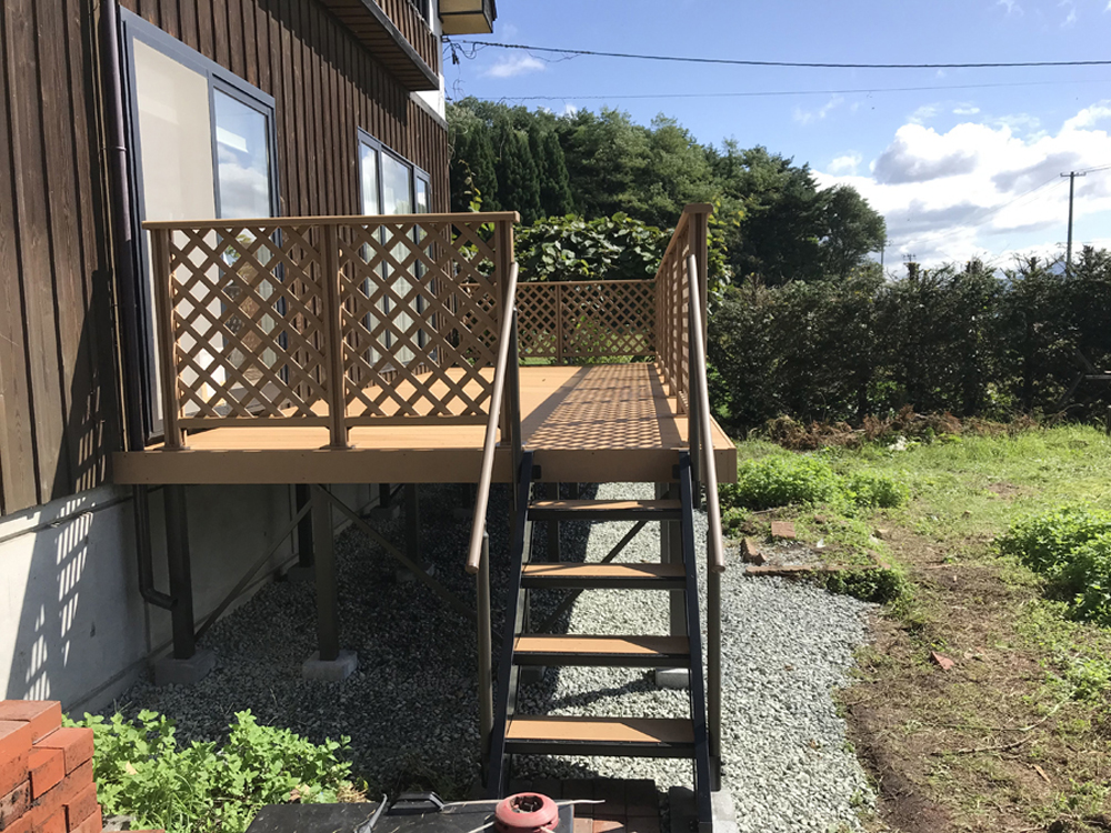 人工木ウッドデッキ